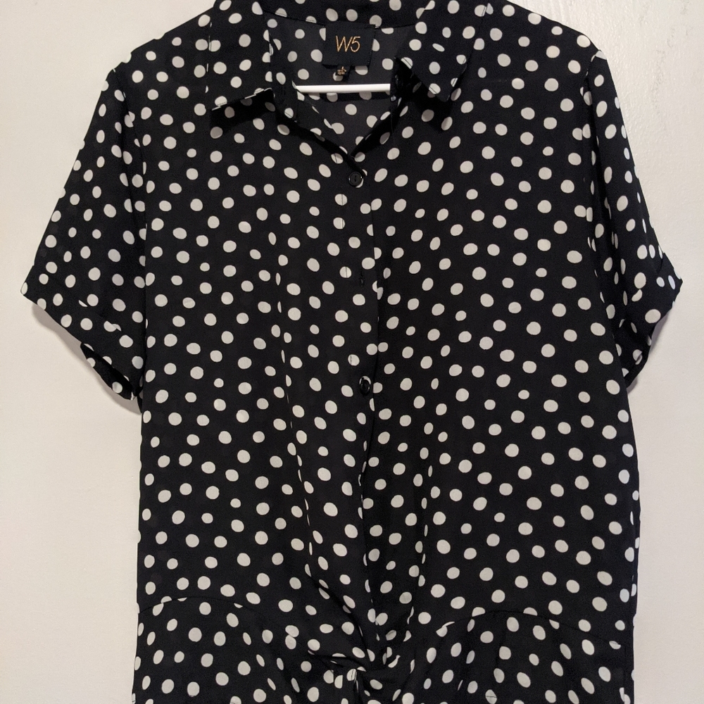 Black and white T-shirt